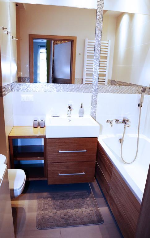 Apartament Teresa W Uniejowie Bagian luar foto